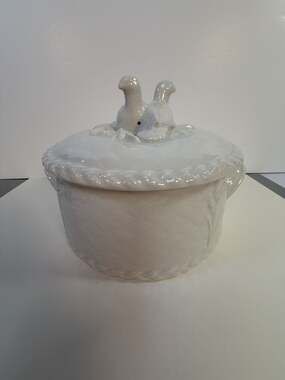 Royal Worcester Gourmet Oven China Covered Casserole Dish with Bird Finial